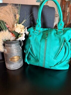 Turquoise Women's Tote Handbag - Stylish Everyday Carry